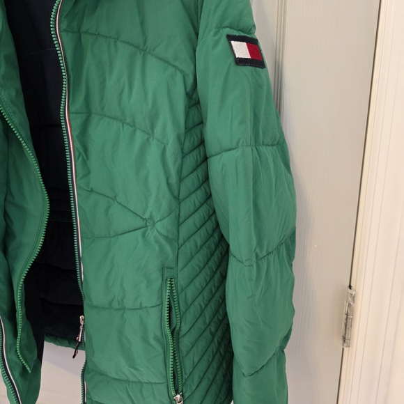 Tommy Hilfiger Women's Green Puffer Jacket - Picture 5 of 16